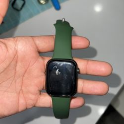 Apple Watch 7 Green Aluminum Case , 45mm 