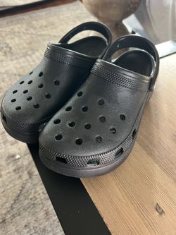 Crocs Size 9