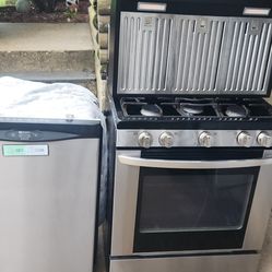 Stainless steel and Black Apliances