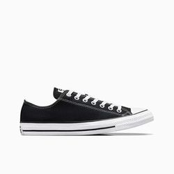 Brand new in box Converse Chuck Taylor All Star Black Women's 14 and men's 12