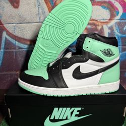 Jordan 1 High Og Green Glow 13m New DS 