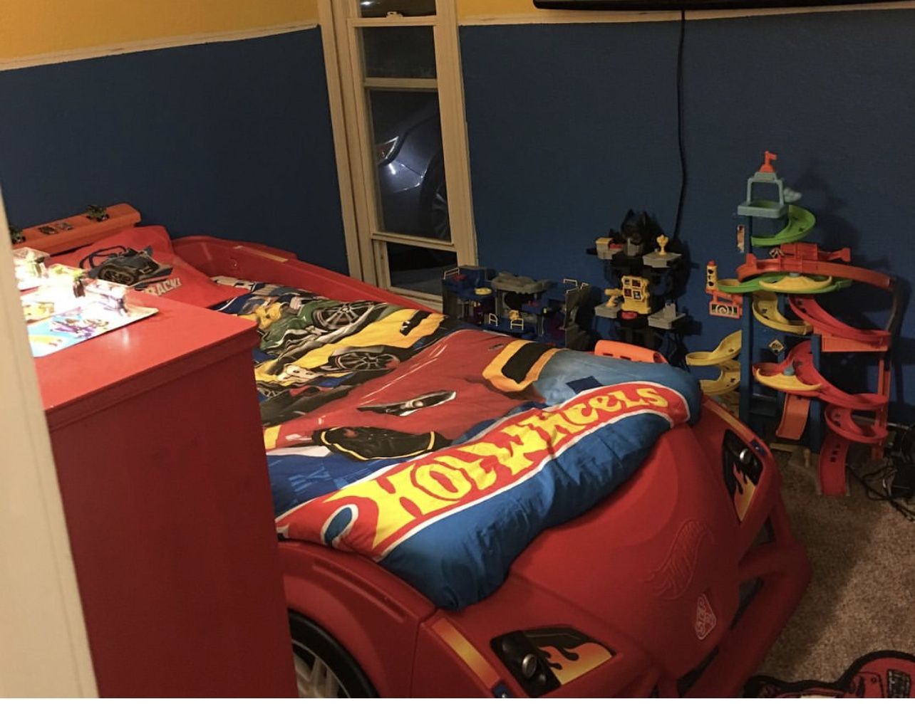 Hot Wheels Twin Bed Bedding Included -Great Condition