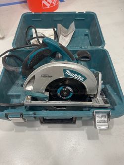 Makita 5007MG 7-1/4” Magnesium Circular Saw w/ Case