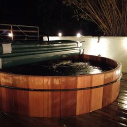 Jacuzzi Wooden Hot Tub 