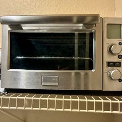 Horno electrico semi nuevo.