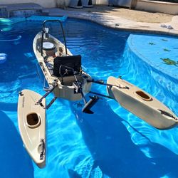 Electric Motorized Fishing Kayak. Pathfinder Freedom Hawk  14