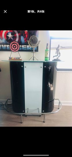 Glass wine cabinet suitable for both indoor and outdoor use