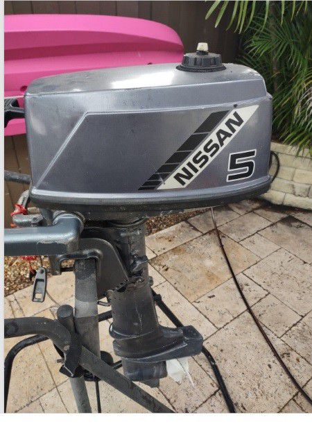 NIssan Outboard 5hp 2 Strokes Engine
