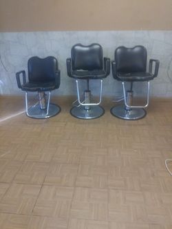 Beauty Salon Chairs$150/$150 dryers/mirrors/rugs and more
