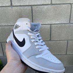 Jordan 1 Mid Light Smoke Gray 