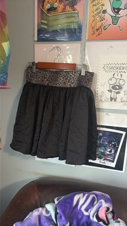 size small black leopard print skirt