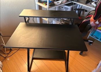 Gaming desk