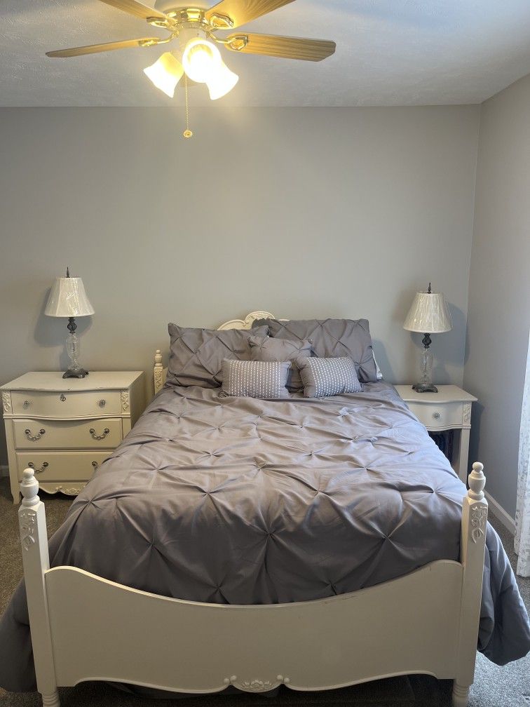 All White Matching Bedroom Furniture - Full Bed Size