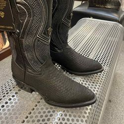 Nuevas botas vaqueras  de piel con suela roja