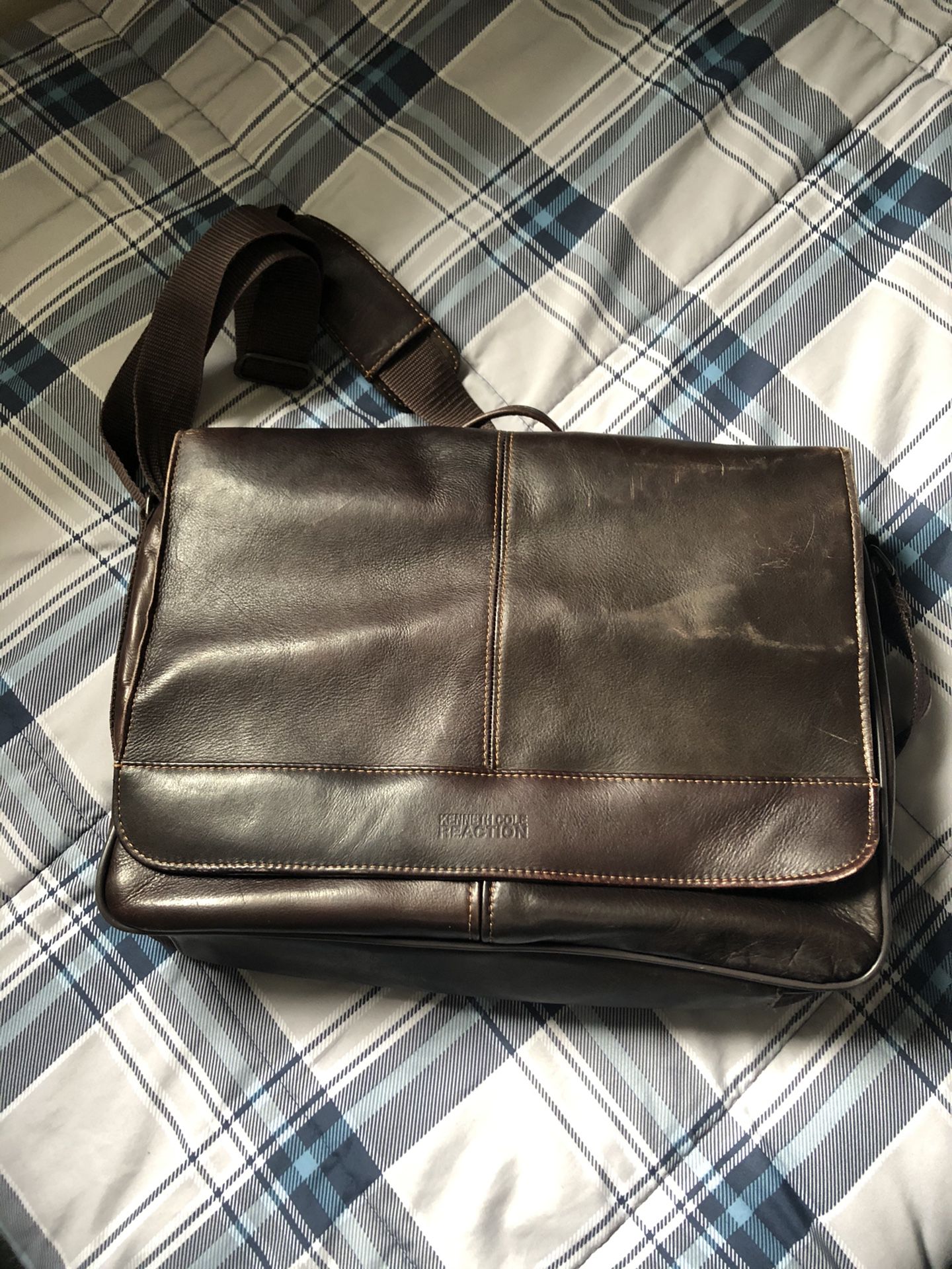 Genuine Leather Kenneth Cole Messenger Bag