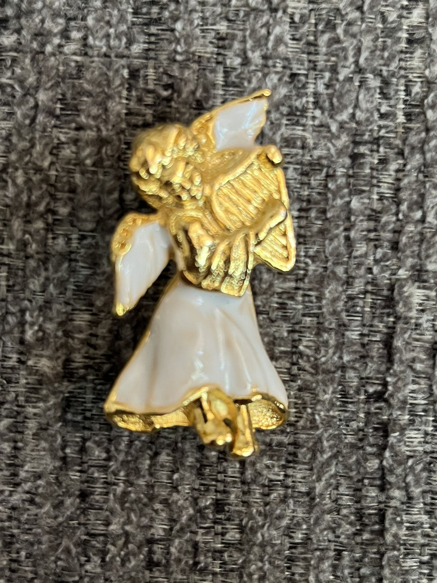 Angel Pin