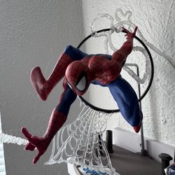 Spiderman Statue! 