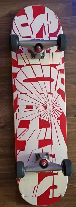 Premium Complete Skateboard – Independent Trucks & Spitfire Hardline Wheels