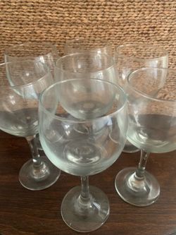 Set of 7 🍷 Clear Wine Glasses