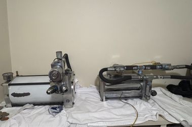 Hydraulic pumps
