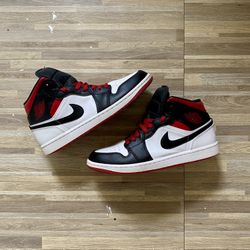 Air Jordan 1 Mid 