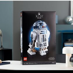 LEGO R2-D2