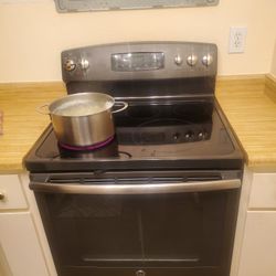 GE Electric Stove And Oven 