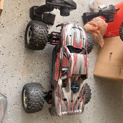 Traxxas Tmaxx 3.3 4x4 RC Car