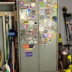 Garage Cabinet/metal 