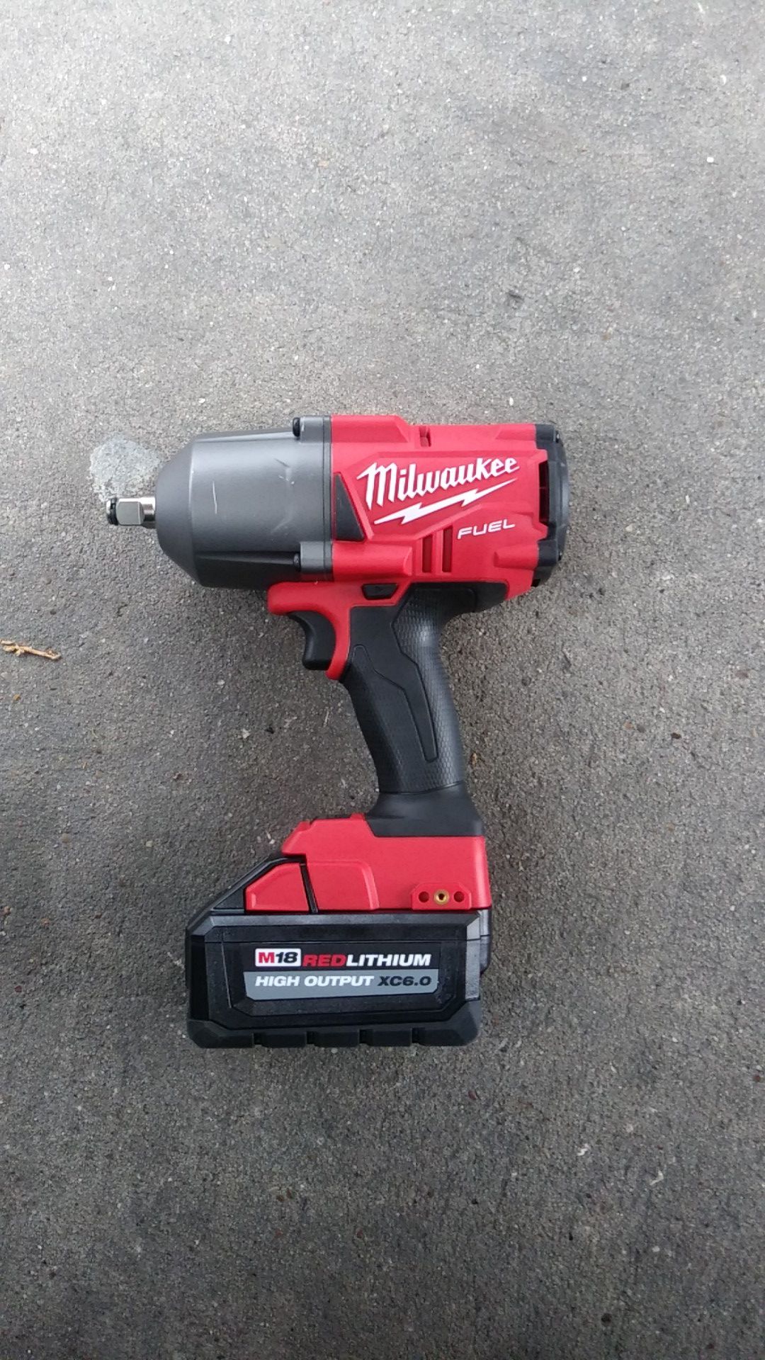 Milwaukee M18 Impact Wrench with 6.0 High Output Battery