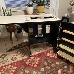 Arrow Sewnatra Sewing Table With Hydraulic Lift 