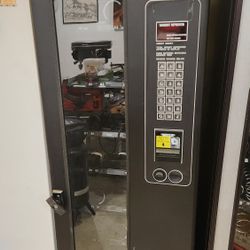 USI GF-12 Snack Machine 