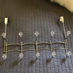 5 Hook Over Door Hanging Rack With Cristal Knobs.