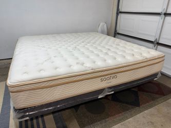 Saatva Classic Luxury Firm King Mattress - LIKE NEW! Delivery Available 
