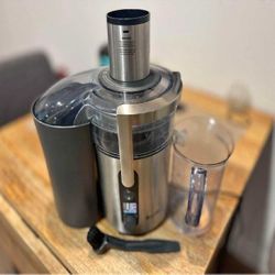 sell bank Breville Cold Press Juicer - Nutrient-Loaded Juice