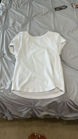 hollister t-shirt medium 