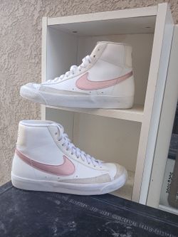 Nike's shoes