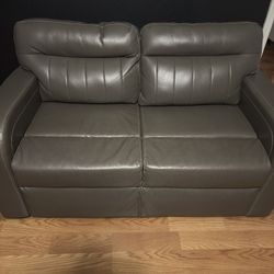 RV PULL OUT COUCH