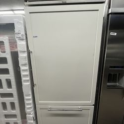 Viking Panel Ready Bottom Freezer 36” Fridge Built In 