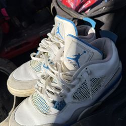 Jordan 4 Retro “Military Blue”