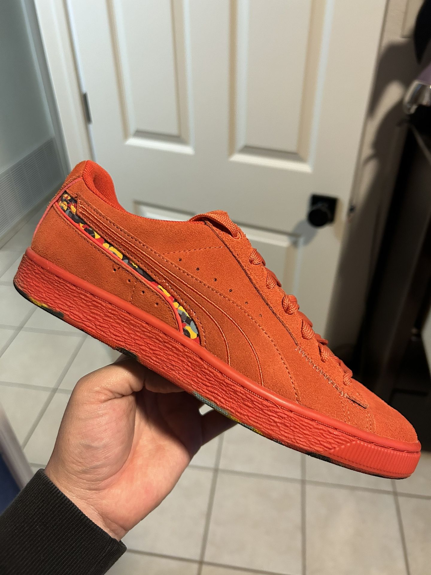 puma suede displaced cherry tomato 386856-01