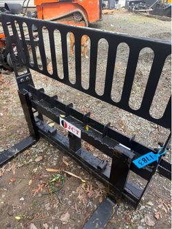 New 48” 4000Lb pallet forks for Skid steer or tractor