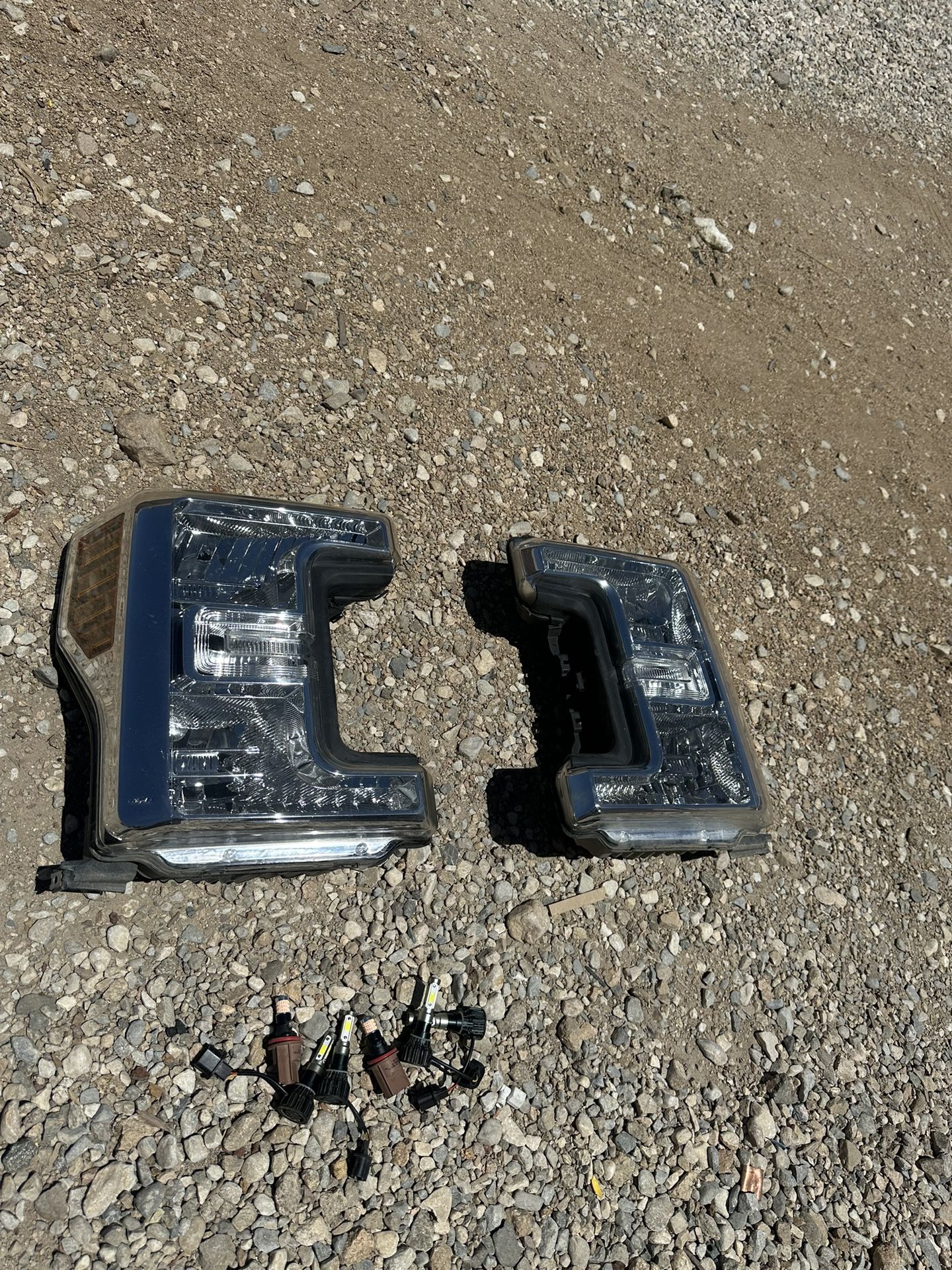 2018 Ford F-250 Stock Headlights