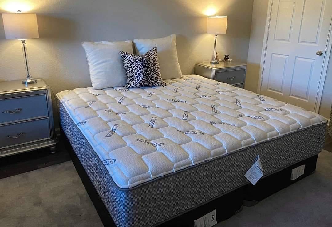 Latex Memory Foam Hybrid Mattresses and Boxspring TWIN