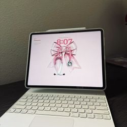 I pad Air 13” M2. Open To Offers!