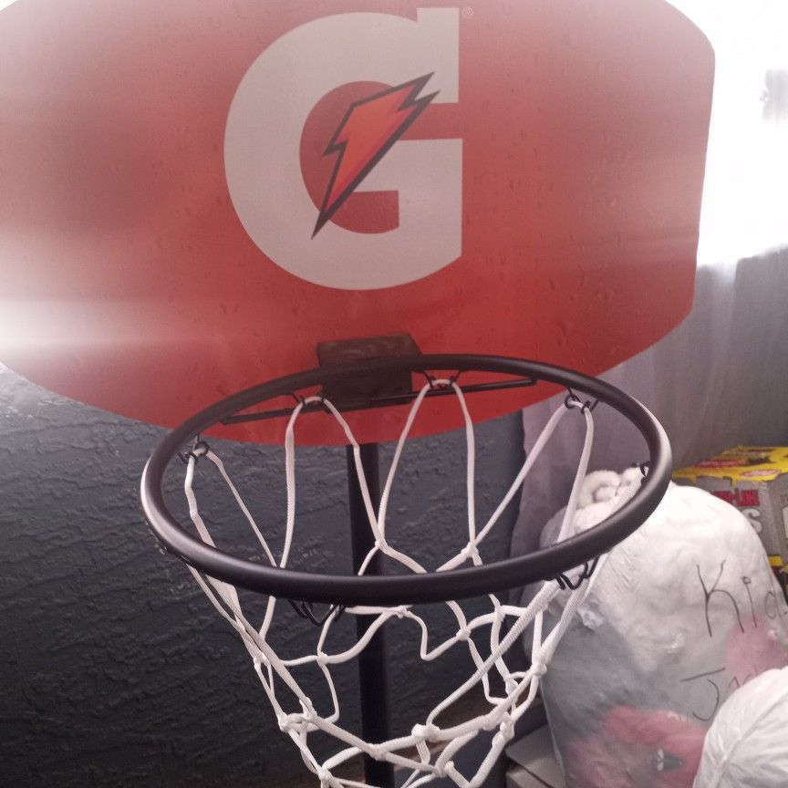 Basketball *RARE* MARCH MADNESS GATORADE BASKETBALL HOOP COLLECTABLE