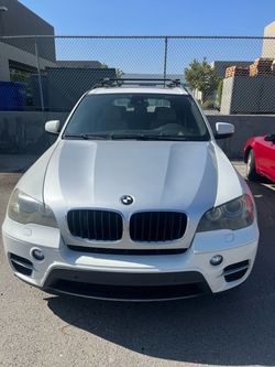 2011 Bmw X 5.0i  twin turbo