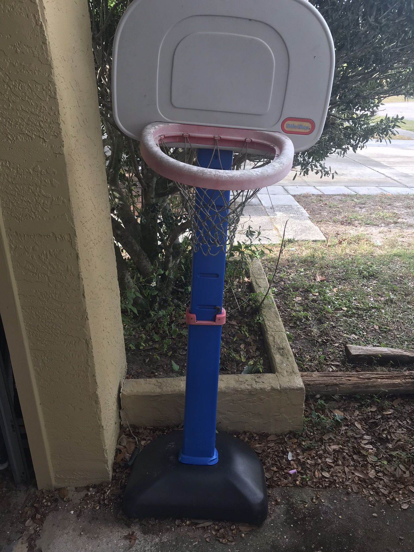 Basketball hoop