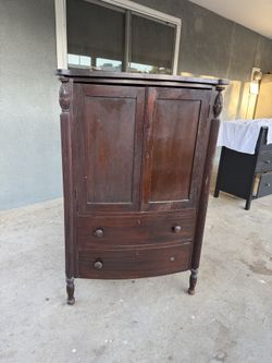 Vintage dresser