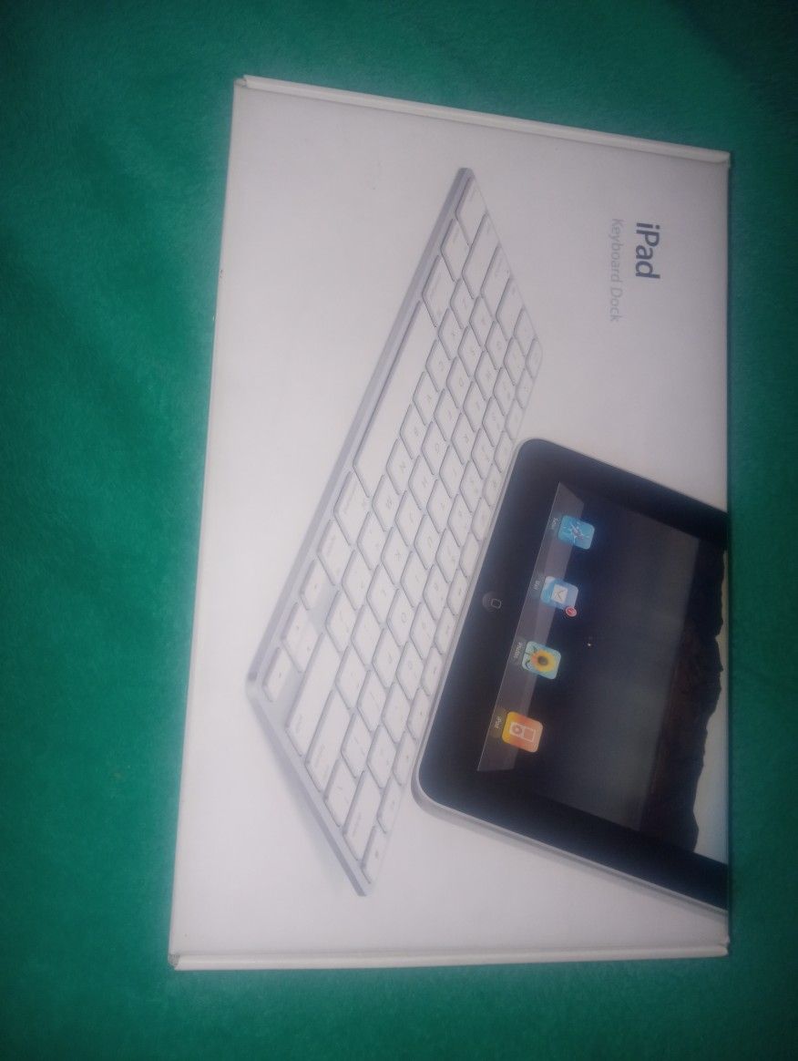 Apple iPad Keyboard Dock A1359 Never Used